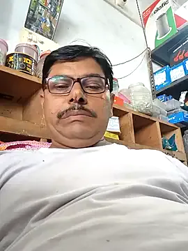 Magnetic127 – webcam model profile photo Image 2