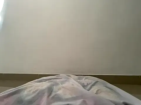 zui_lu – webcam model profile photo Image 7