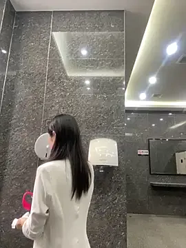 ameli_shell – webcam model profile photo Image 12