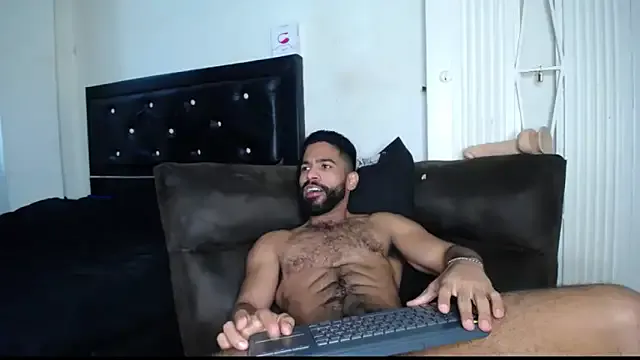 PabloArena – webcam model profile photo Image 7