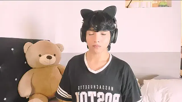 tiameakin – webcam model profile photo Image 2