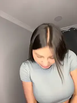 gigichateau_ – webcam model profile photo Image 18