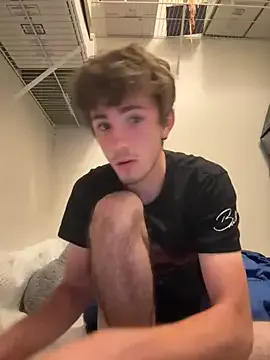 YU-KI00 – webcam model profile photo Image 7