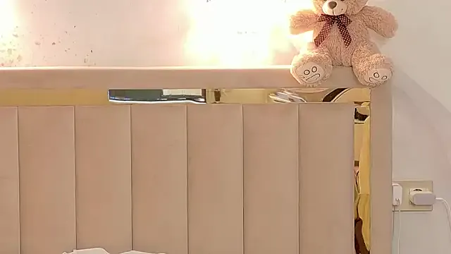 Aurora_Duval – webcam model profile photo Image 2