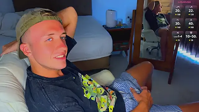 Earth_001 – webcam model profile photo Image 19