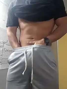 kai101010 – webcam model profile photo Image 12