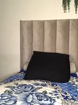 bloody_babe – webcam model profile photo Image 4