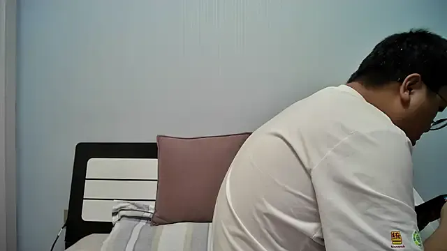 DomManlyGuy – webcam model profile photo Image 6