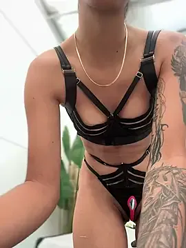 irohani_usagi – webcam model profile photo Image 5