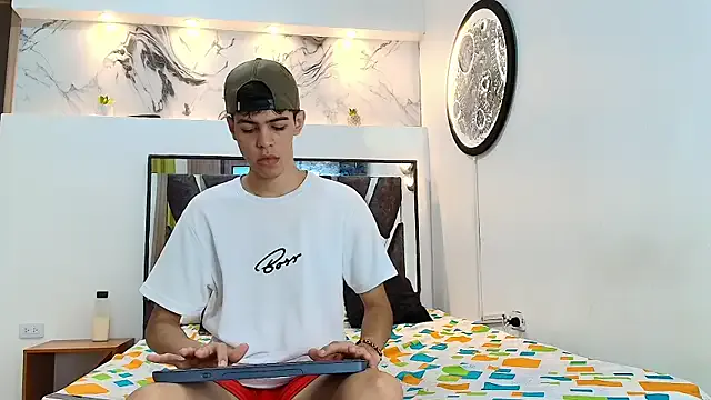 kai101010 – webcam model profile photo Image 13