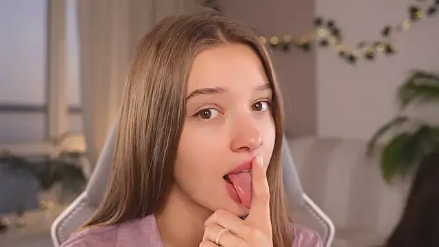 nina_ponse – webcam model profile photo Image 14