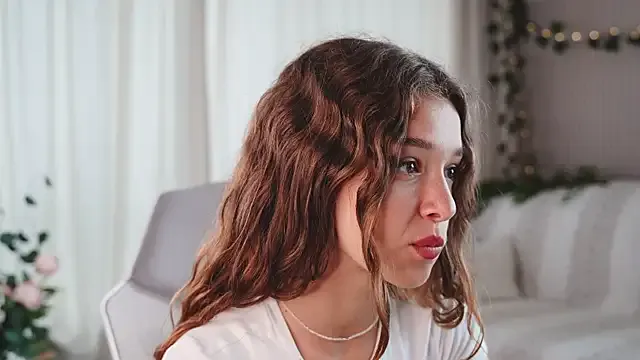 nina_ponse – webcam model profile photo Image 2