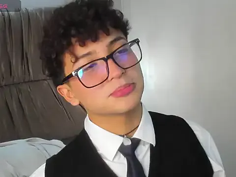 shyguycurious5 – webcam model profile photo Image 4