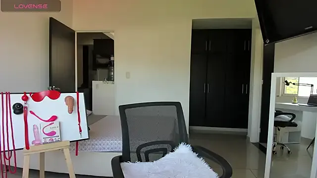 Ann_Sulu – webcam model profile photo Image 4