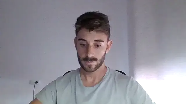 QYBOYS-001 – webcam model profile photo Image 2