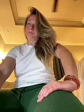 WitchAnnie – webcam model profile photo Image 19