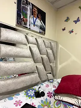 someone_sweet – webcam model profile photo Image 4