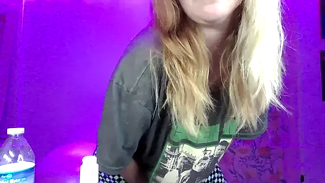 roouse – webcam model profile photo Image 3