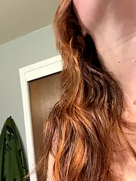 roouse – webcam model profile photo Image 6