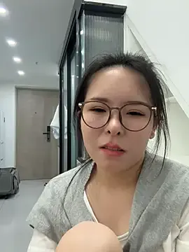 paroncho – webcam model profile photo Image 6