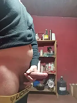 DomManlyGuy – webcam model profile photo Image 3