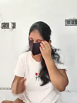 minditrelles – webcam model profile photo Image 11