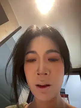 roouse – webcam model profile photo Image 12