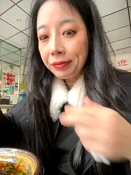 roouse – webcam model profile photo Image 14