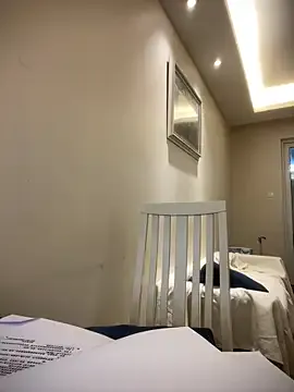 roouse – webcam model profile photo Image 15