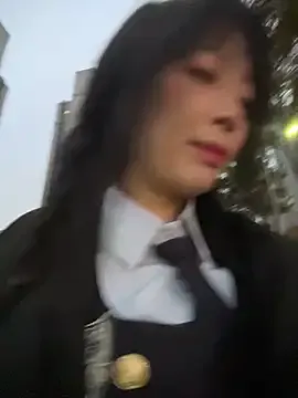 roouse – webcam model profile photo Image 16