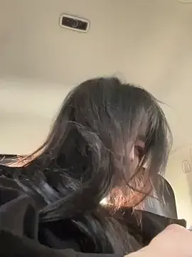 roouse – webcam model profile photo Image 18