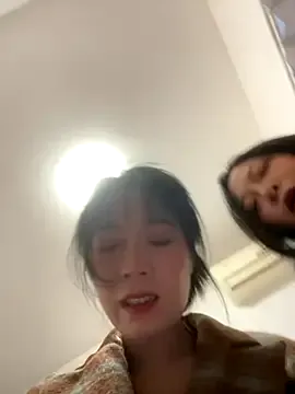 roouse – webcam model profile photo Image 8