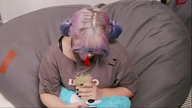 bisexualmilf – webcam model profile photo Image 11