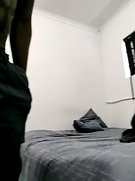 DomManlyGuy – webcam model profile photo Image 11