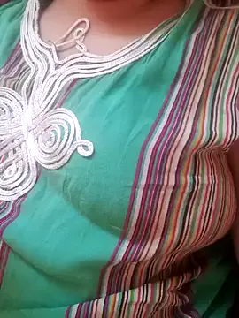 charmainepenny – webcam model profile photo Image 13