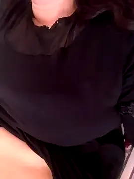 charmainepenny – webcam model profile photo Image 5