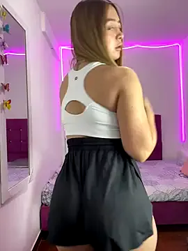 roouse – webcam model profile photo Image 7