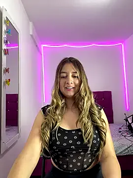 roouse – webcam model profile photo Image 9