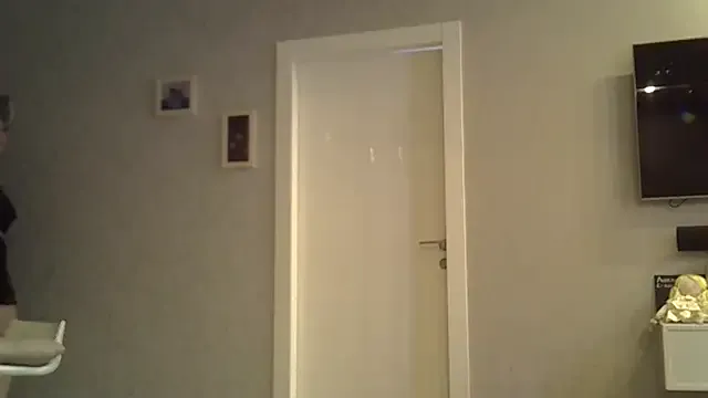 V-Hot-Sweti – webcam model profile photo Image 11